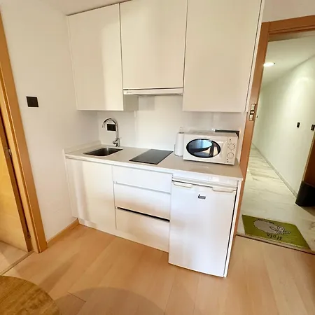 Edificio Habitat En A 50 Metros De Silgar Con Parking *